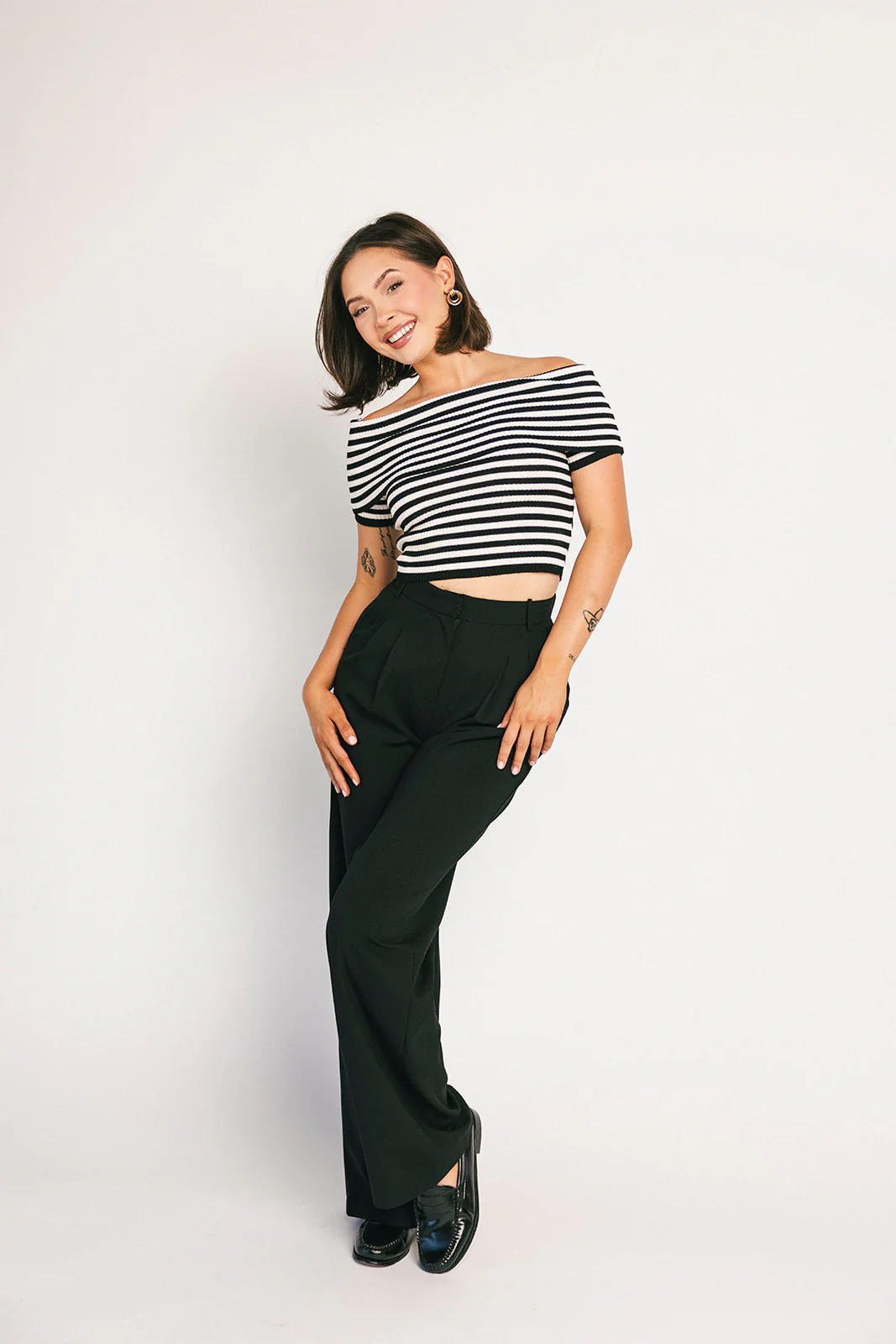 cold shoulder top // black + white - Image 5