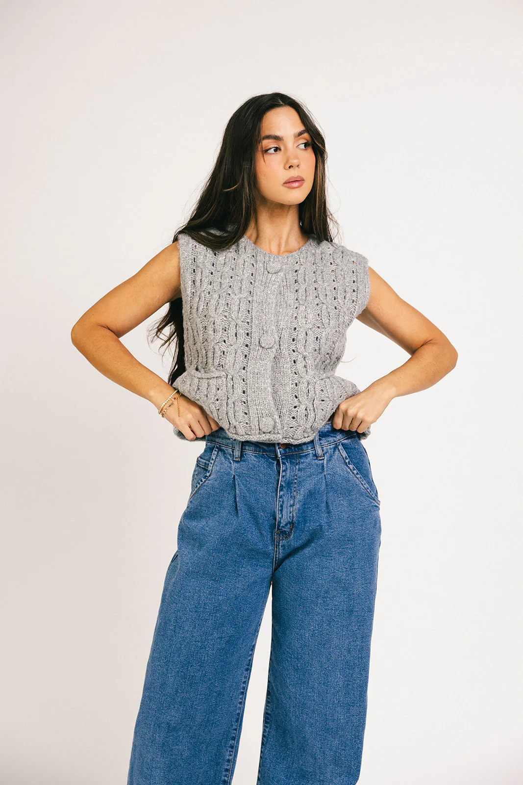 feeling feelings sweater vest // grey - Image 9