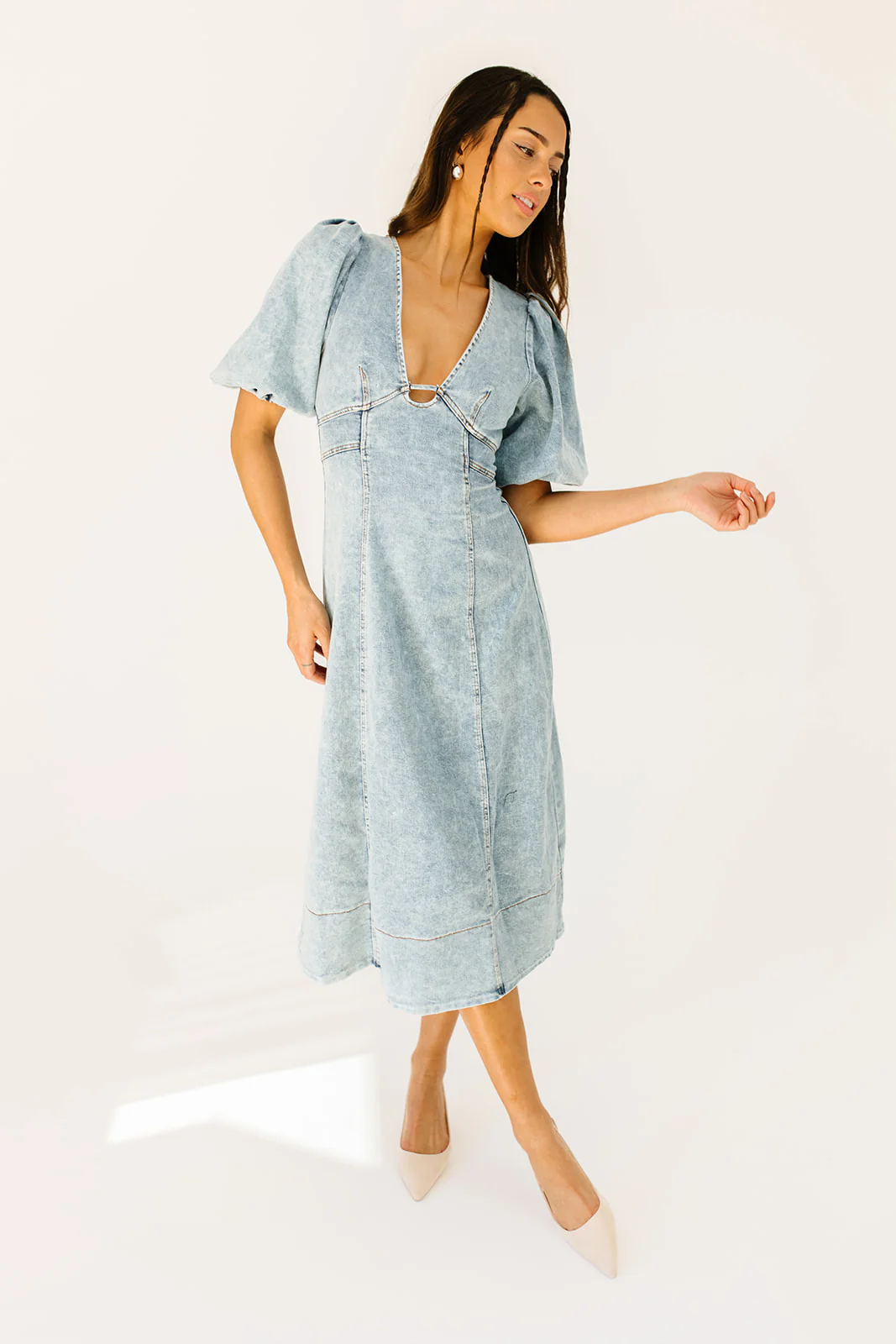 sara beth denim midi dress *restocked* - Image 18