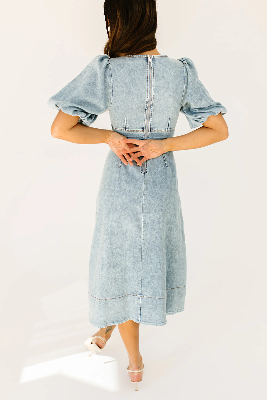sara beth denim midi dress *restocked* - Image 22