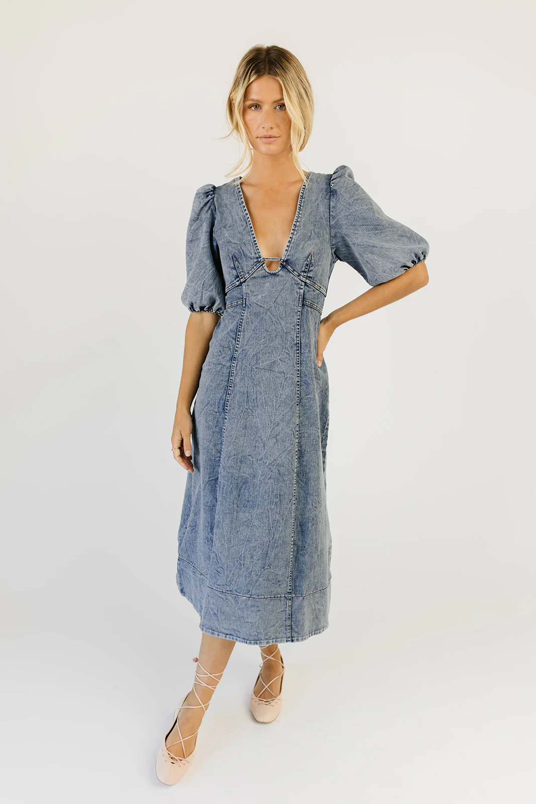 sara beth denim midi dress *restocked* - Image 25