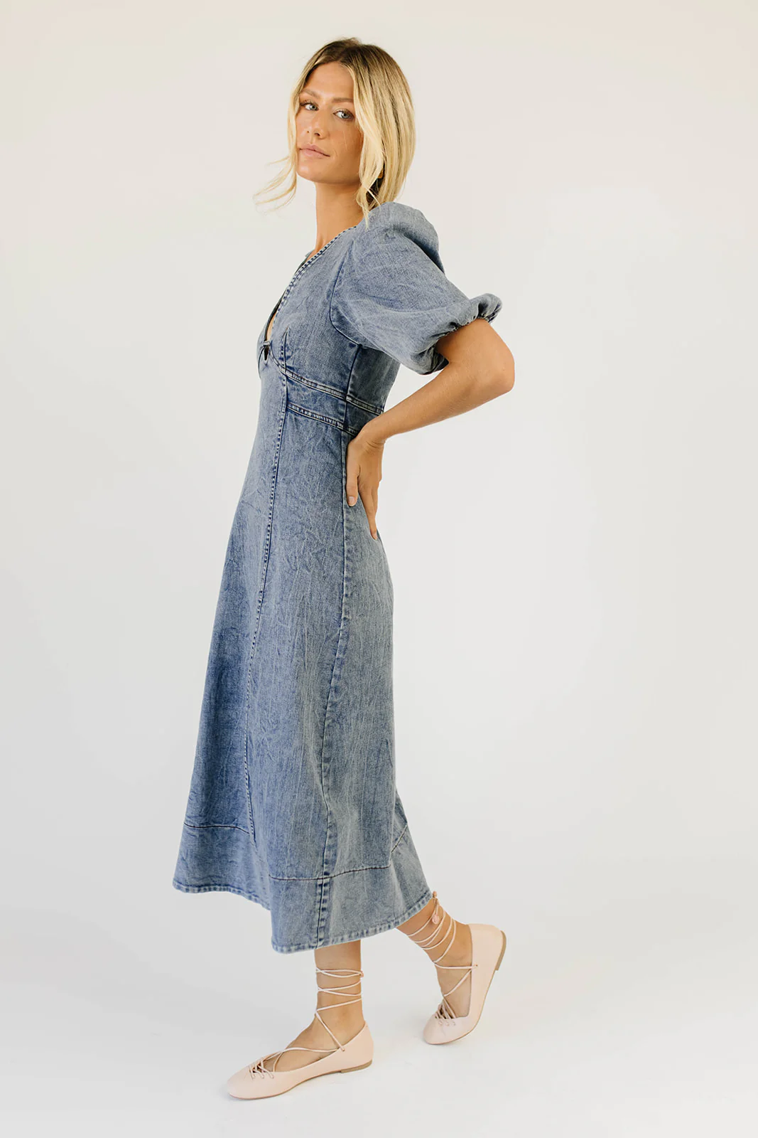 sara beth denim midi dress *restocked* - Image 28