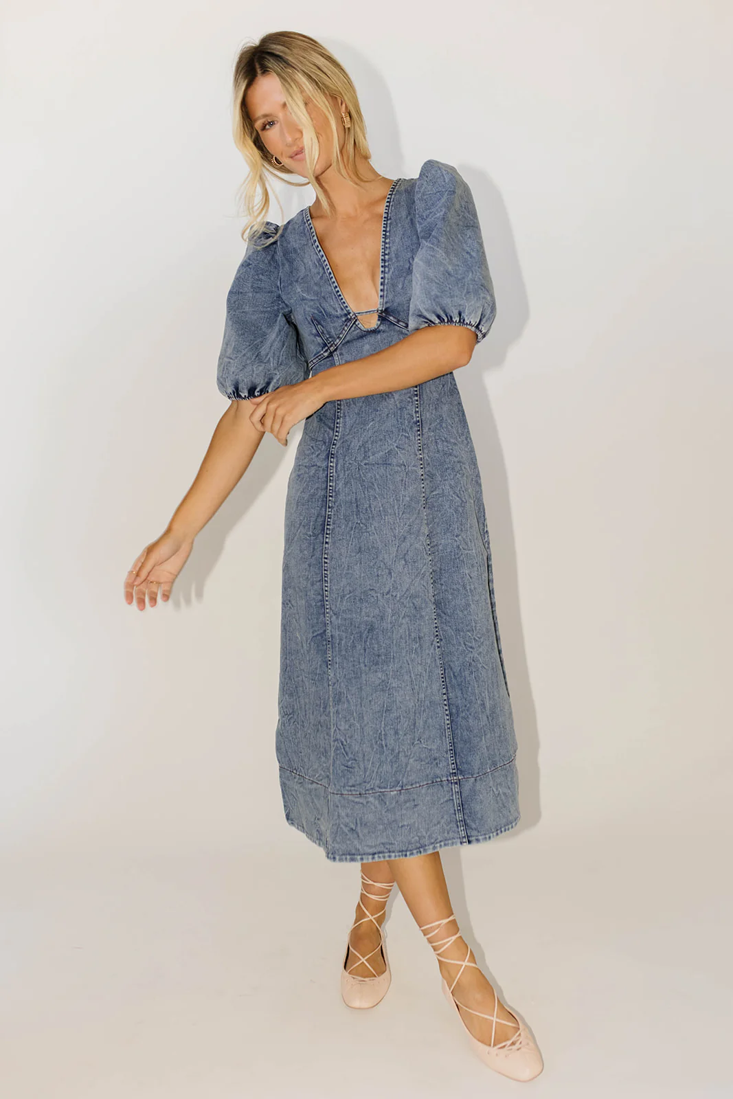 sara beth denim midi dress *restocked* - Image 3