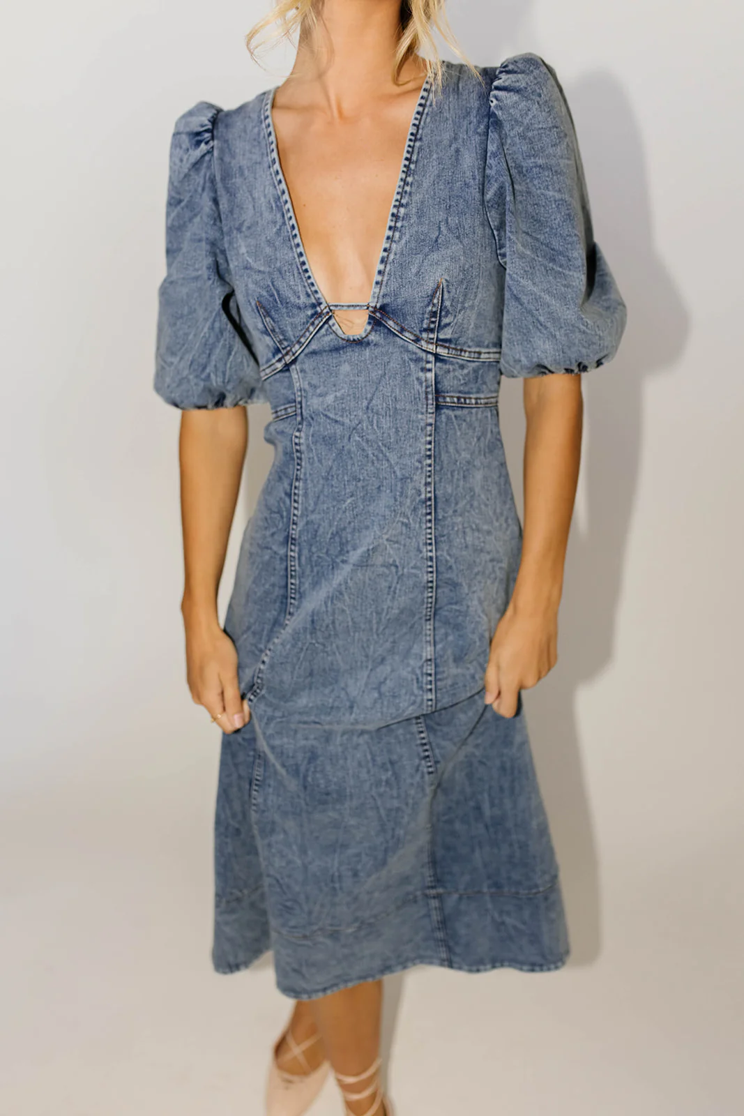 sara beth denim midi dress *restocked* - Image 36